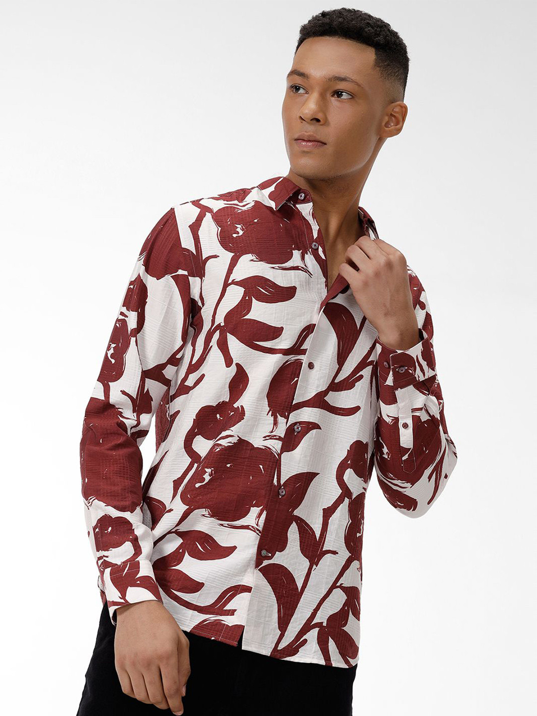 

The Collection Men Classic Opaque Printed Casual Shirt, Maroon