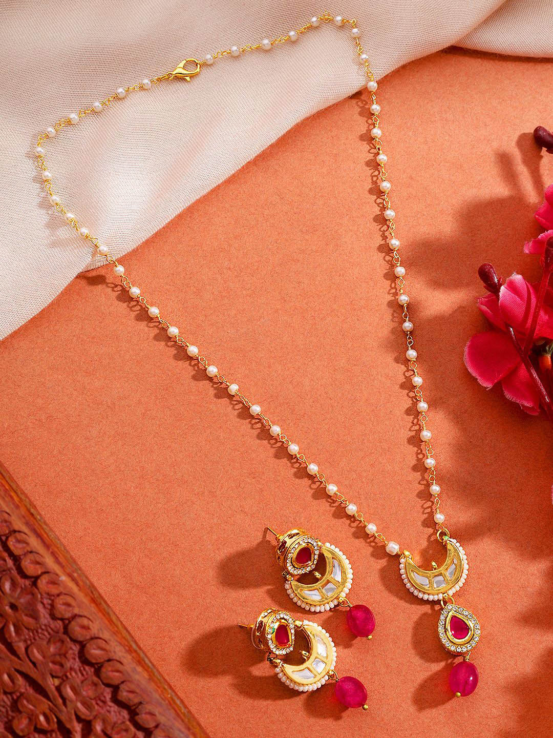 

AARSEE OFFICIAL Anti-Tarnish 22KT Gold-Plated Blush Moon Pearl Chain Necklace Set