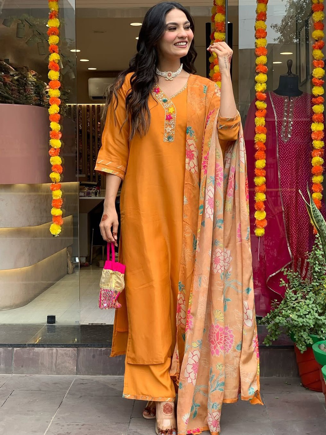 

KAUTIK FABRICS Women Embroidered Regular Thread Work Kurta with Palazzos & With Dupatta, Orange