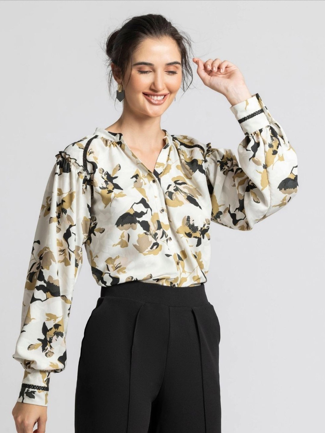 

JULO Women Standard Floral Opaque Printed Casual Shirt, Off white