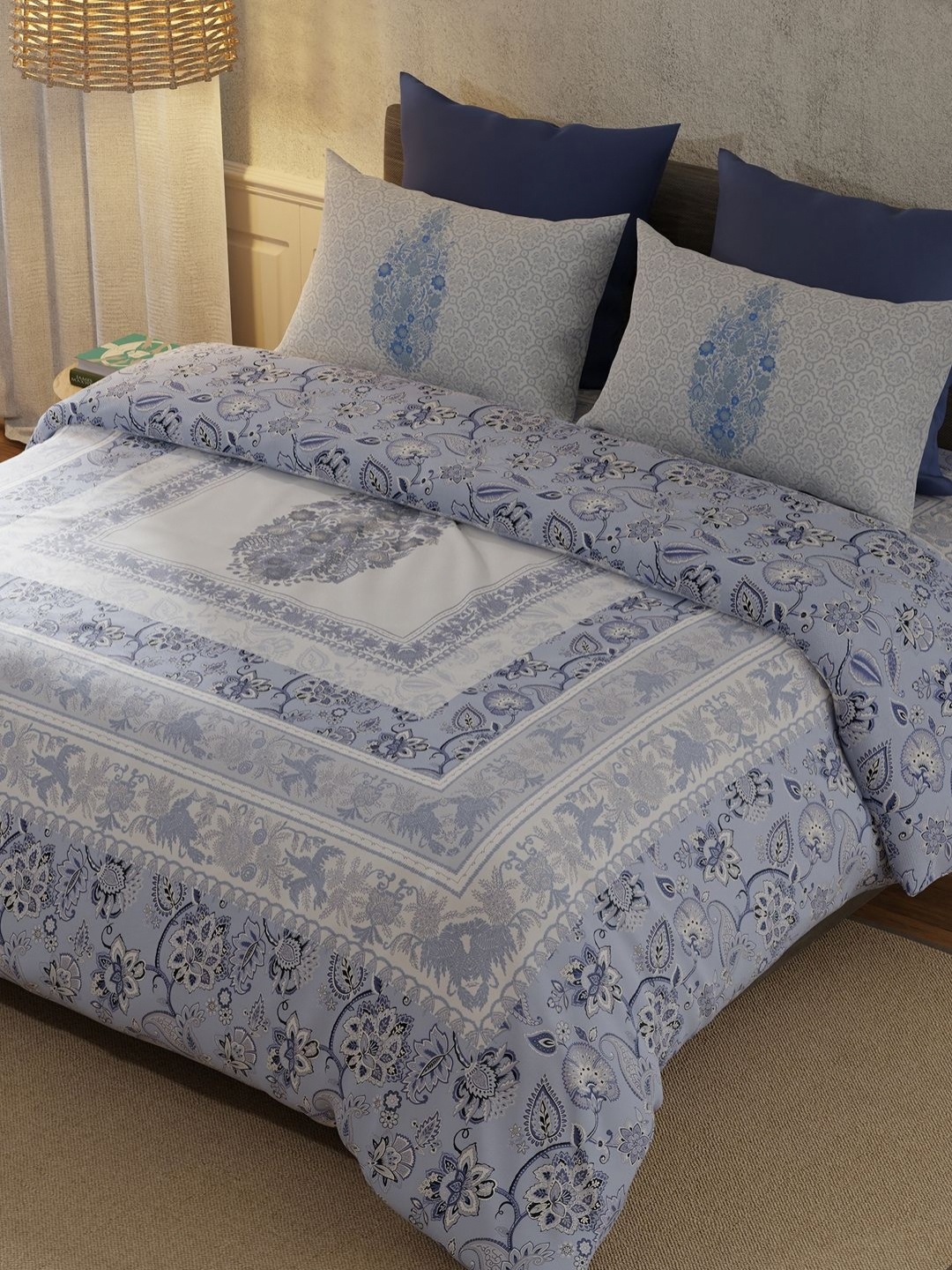

BELLA CASA Purple & White Ethnic Motifs 210 TC King Bedsheet with 2 Pillow Covers