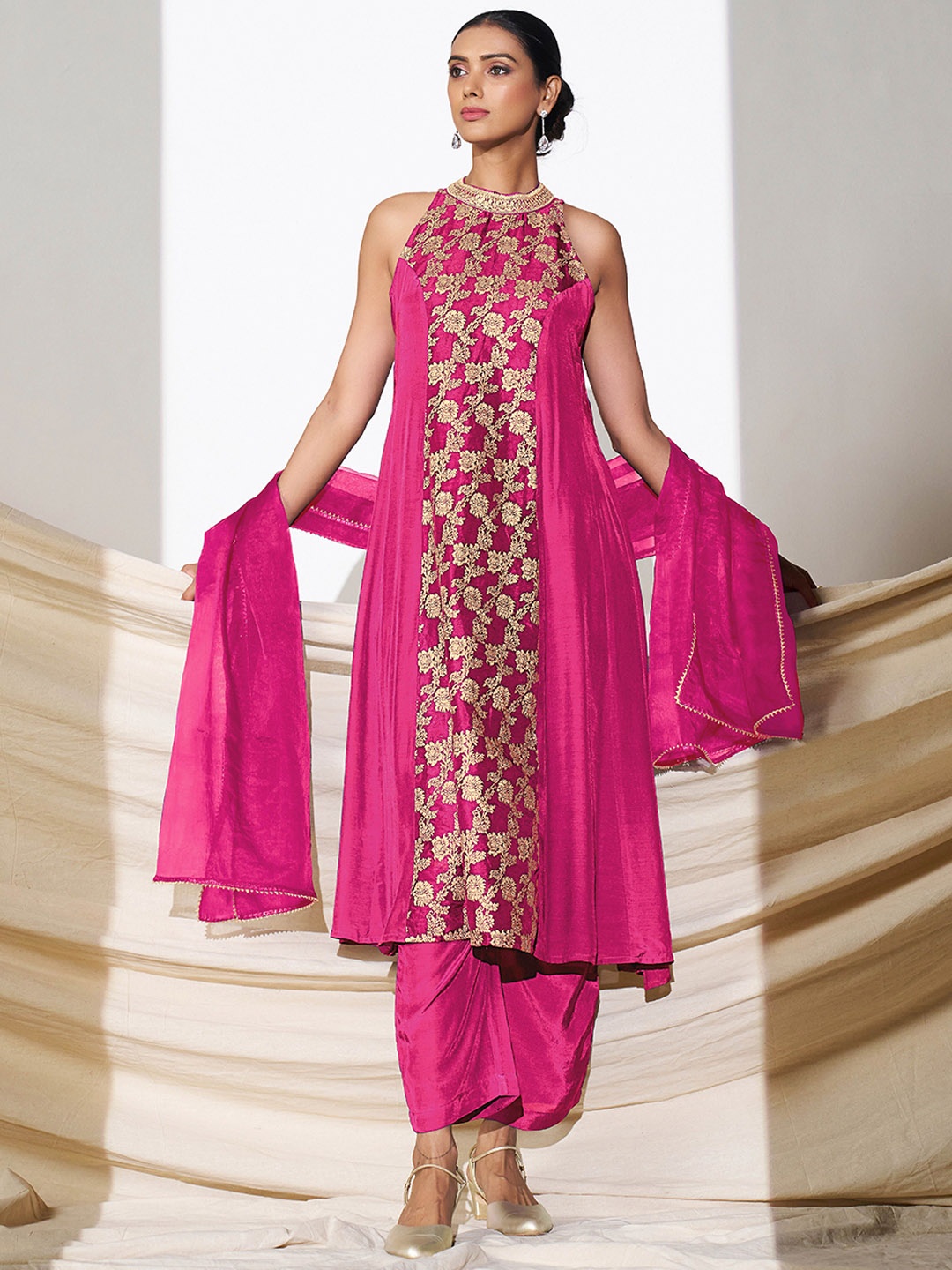 

TANNAH Women Panelled Kurta with Trousers & With Dupatta, Pink
