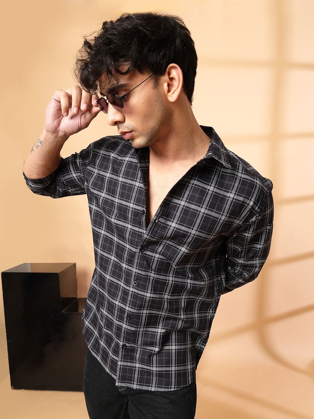 

Rigo Men Spread Collar Tartan Checked Cotton Casual Shirt, Black