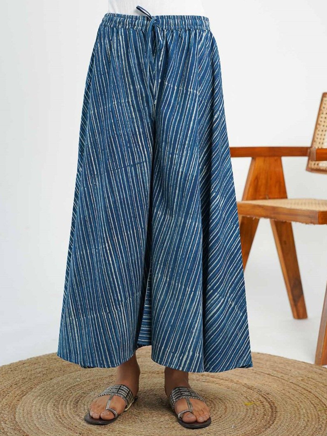 

GOODHAND Women Printed Flared Palazzos, Navy blue