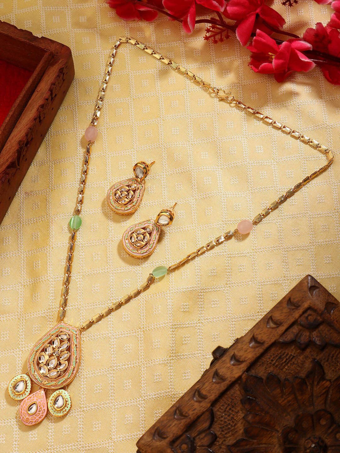 

AARSEE OFFICIAL 22KT Gold-Plated Quartz Stone Studded & Beaded Jewellery Set