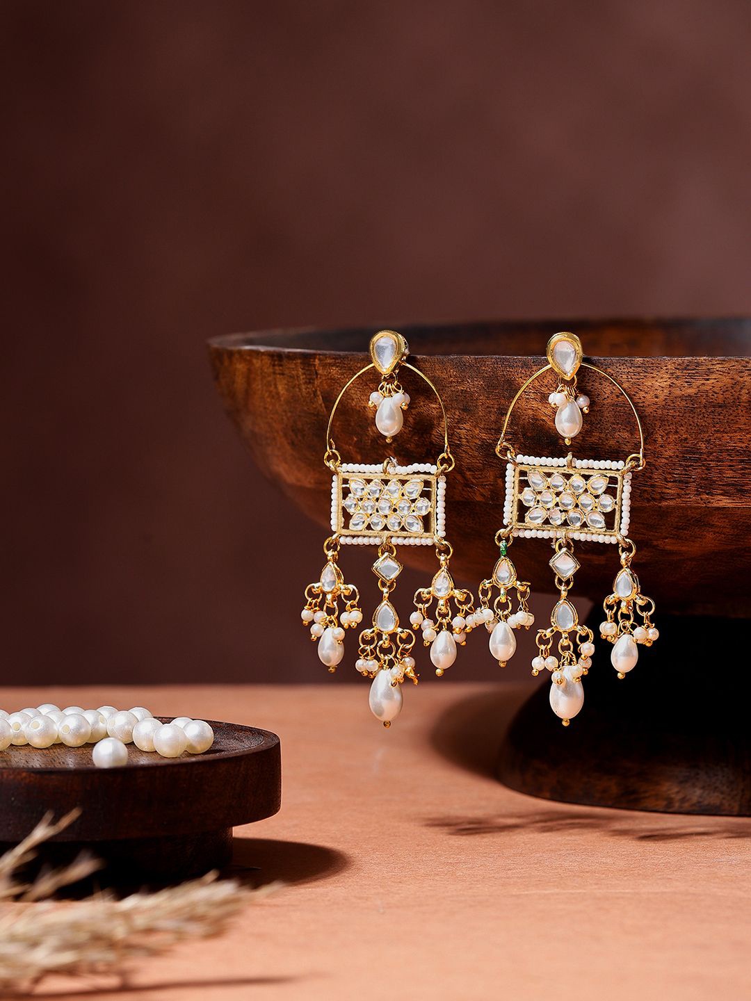 

AARSEE OFFICIAL Contemporary Chandbalis Earrings, Gold