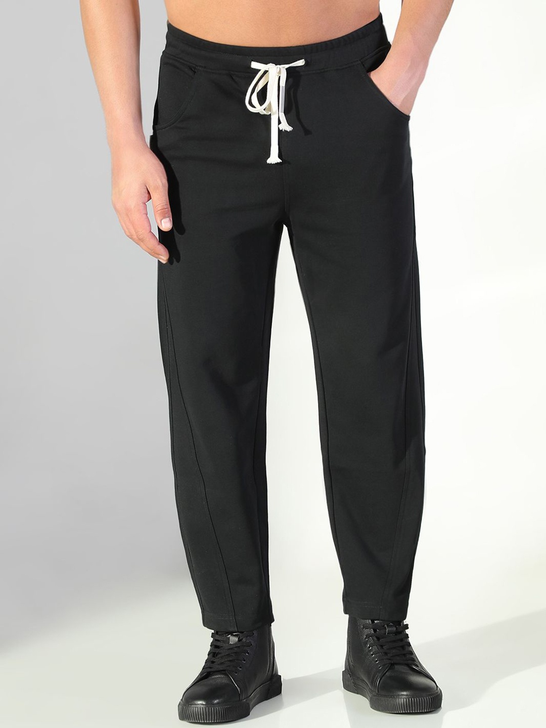 

SHOWOFF Men Comfort Mid-Rise Regular Fit Cotton Trouser, Black