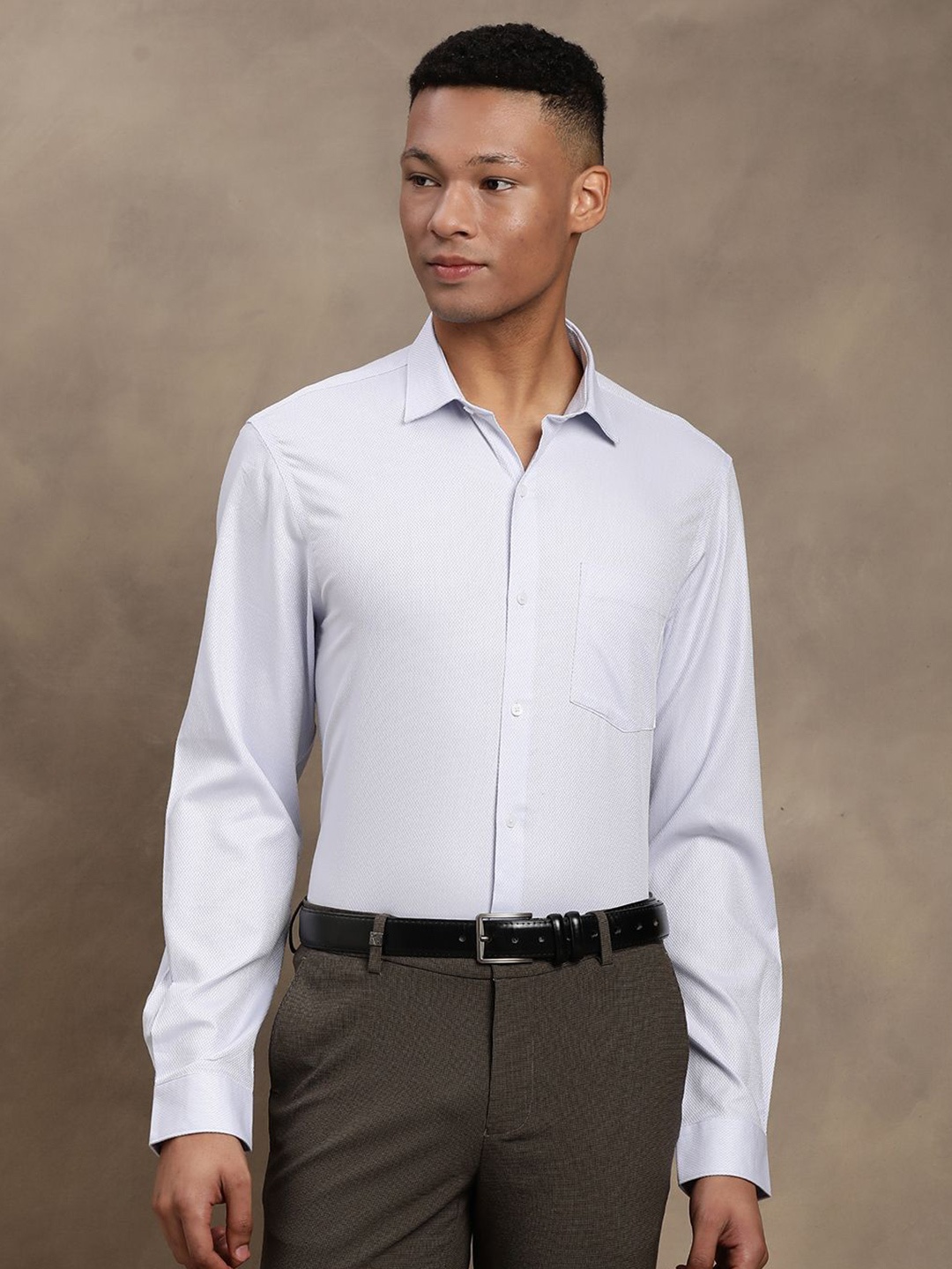 

Turtle Men Standard Slim Fit Spread Collar Textured Cotton Formal Shirt, Blue