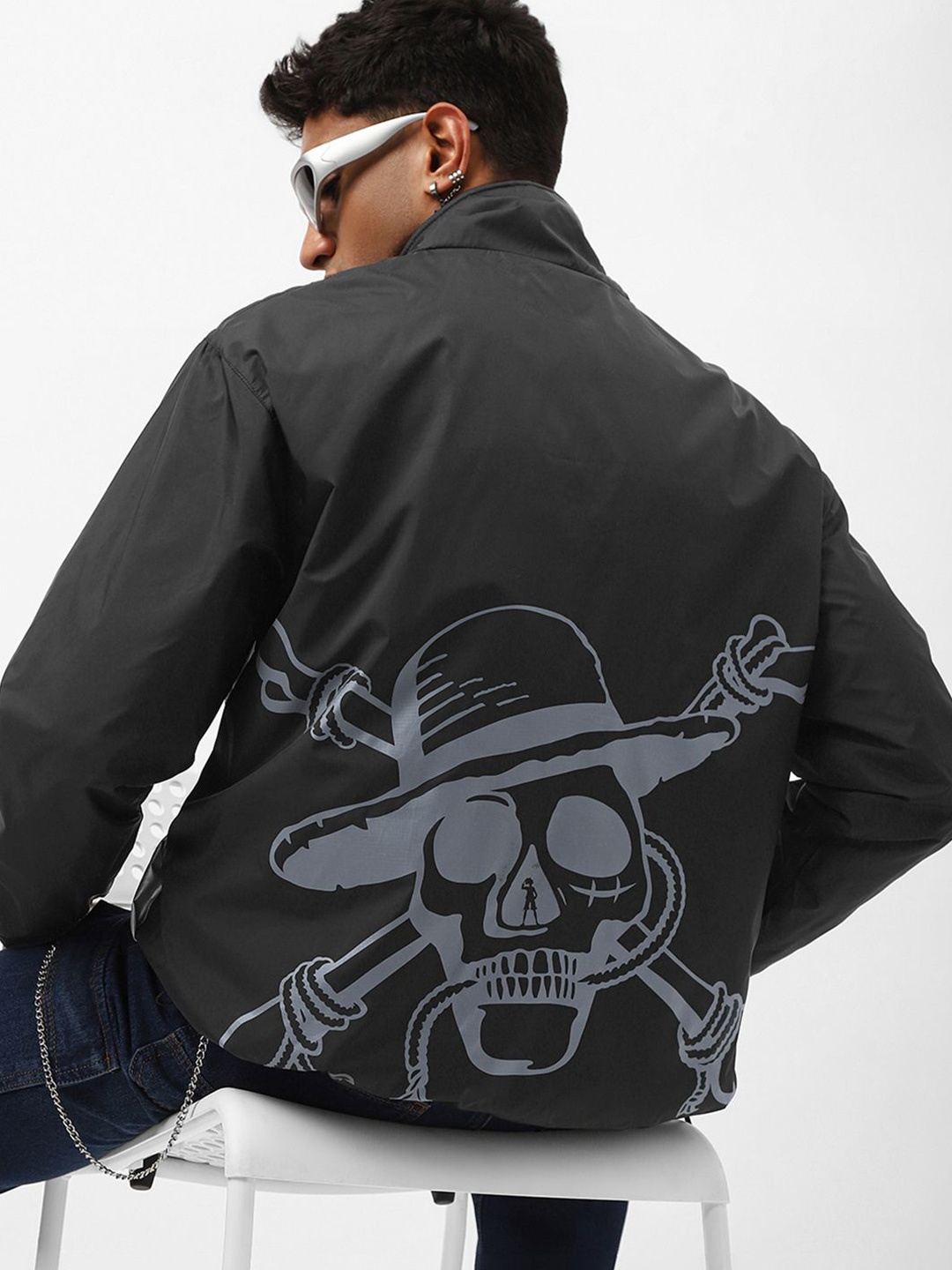 

Bewakoof AIR Men Bomber Jacket, Black