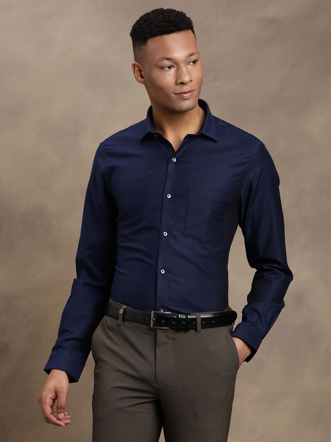 

Turtle Men Standard Slim Fit Spread Collar Solid Cotton Formal Shirt, Navy blue