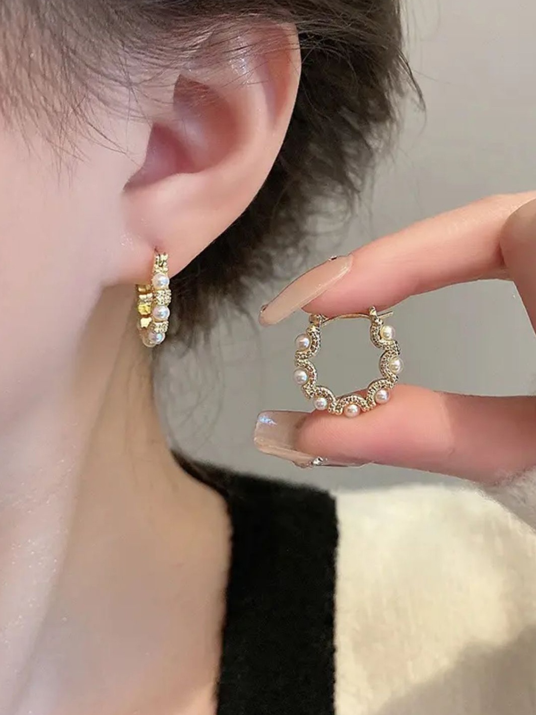 

DressBerry Contemporary Drop Earrings, Gold