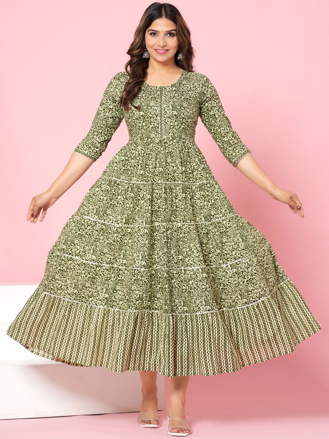 

Da Vastraagaar Women Floral Printed Anarkali Kurta, Green