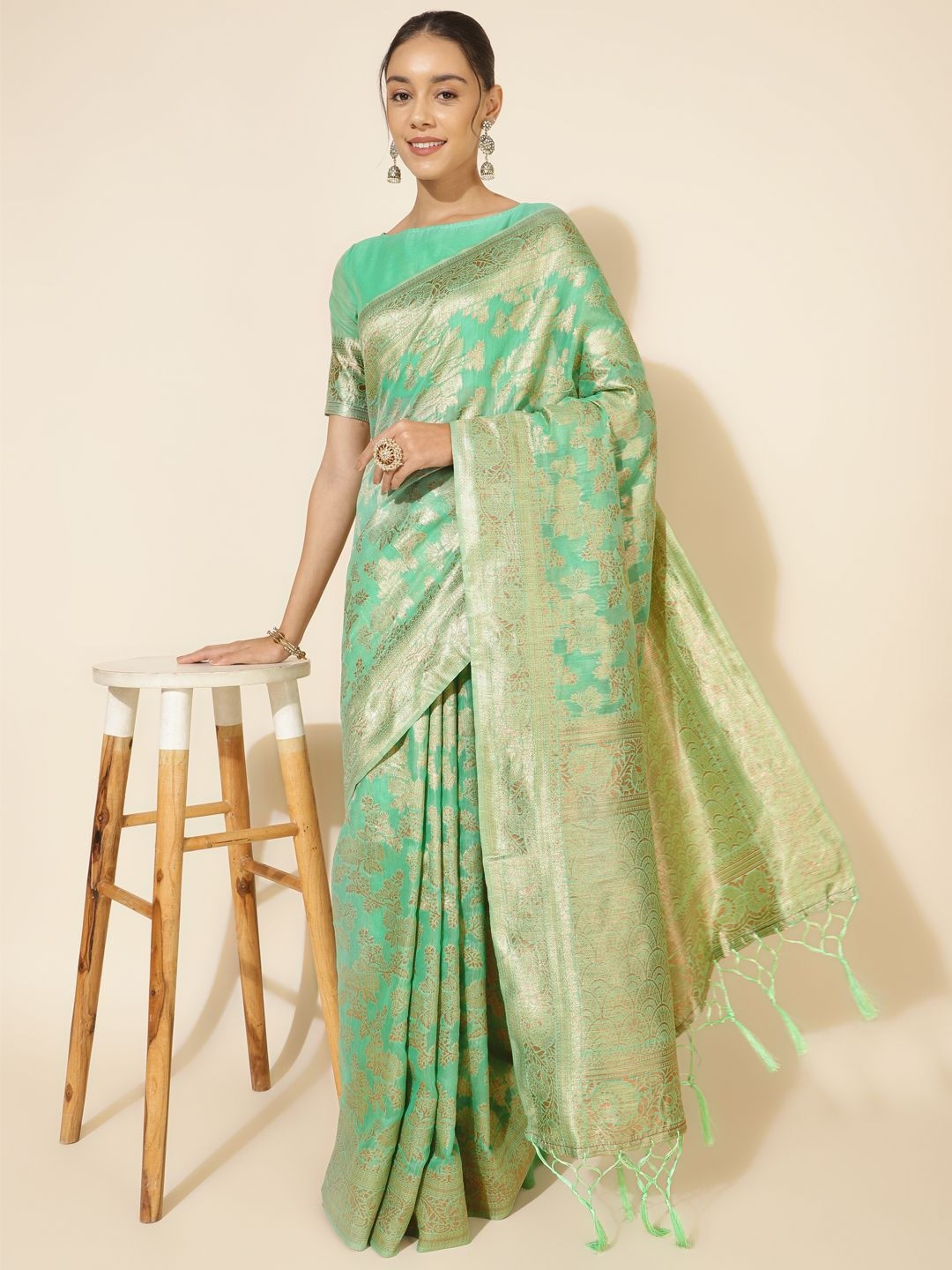

Janasya Women Chanderi Silk Floral Saree with Unstitched Blouse Piece, Green