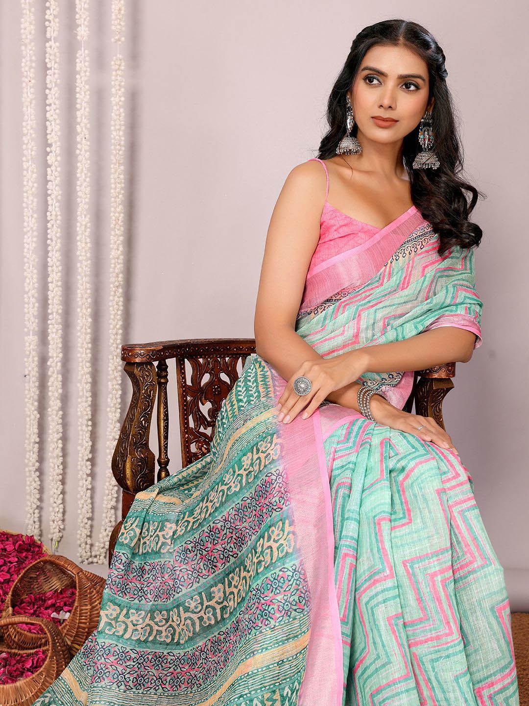 

Janasya Linen Blend Chevron Printed Daily Wear Saree with Unstitched Blouse Piece, Green