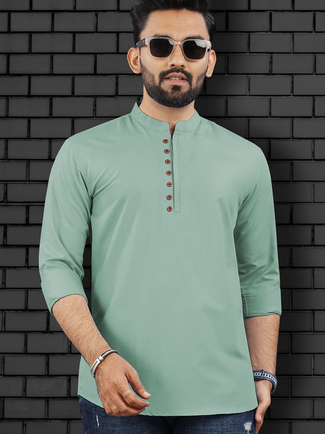 

VeBNoR Men Checked Thread Work Kurta, Green