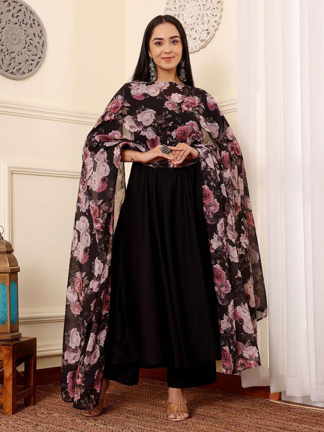 

BAESD Women Floral Printed Dupatta With Round Neck Kurta & Palazzos Set, Black