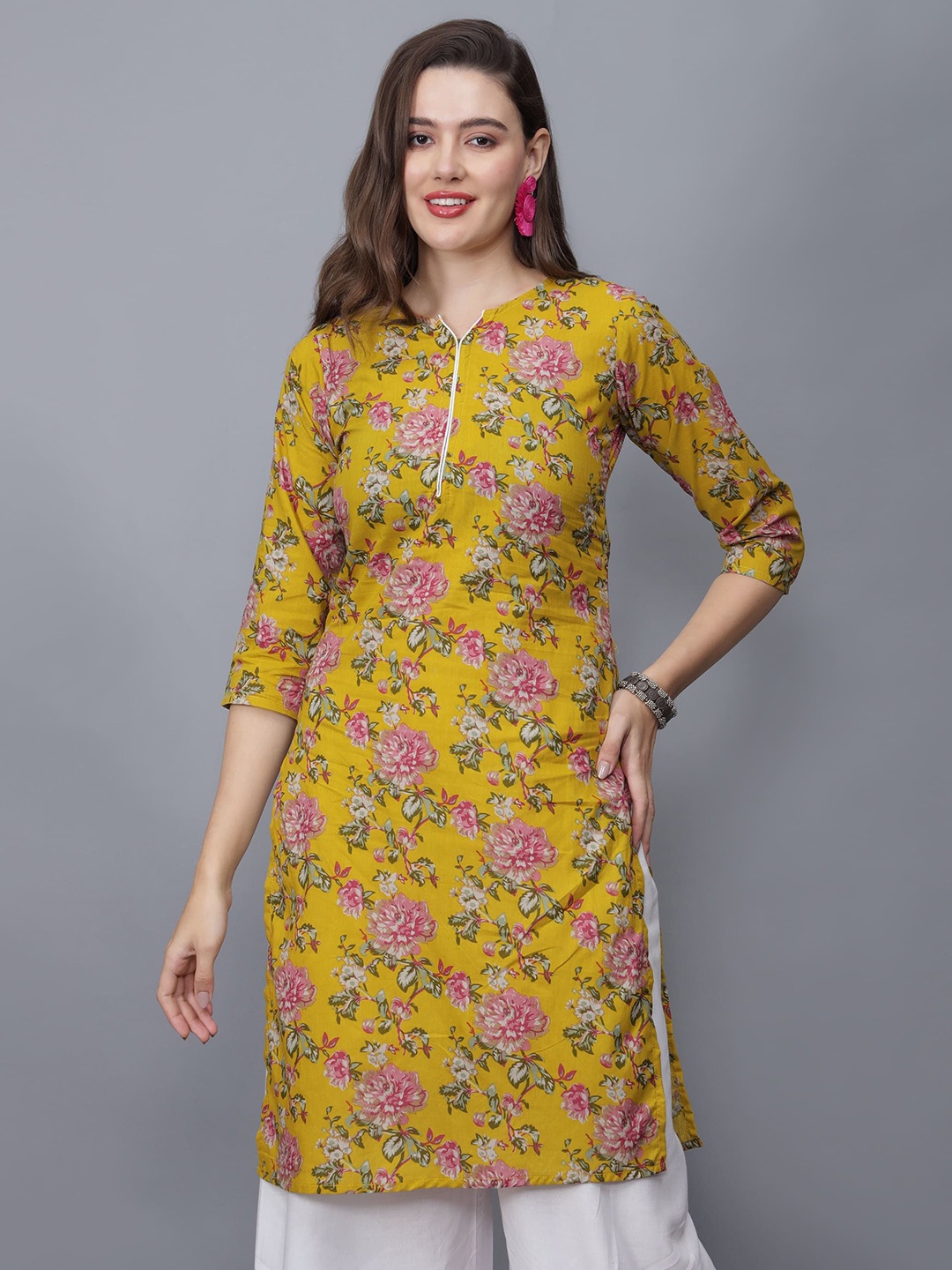 

ETRAANA Printed Pure Cotton V-Neck Kurta, Mustard