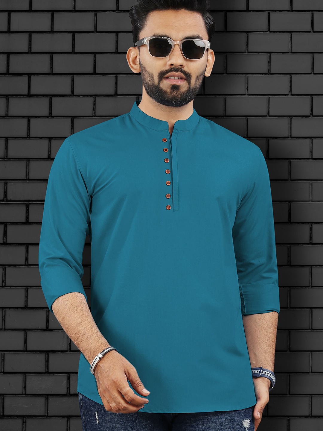 

VeBNoR Men Checked Thread Work Kurta, Blue