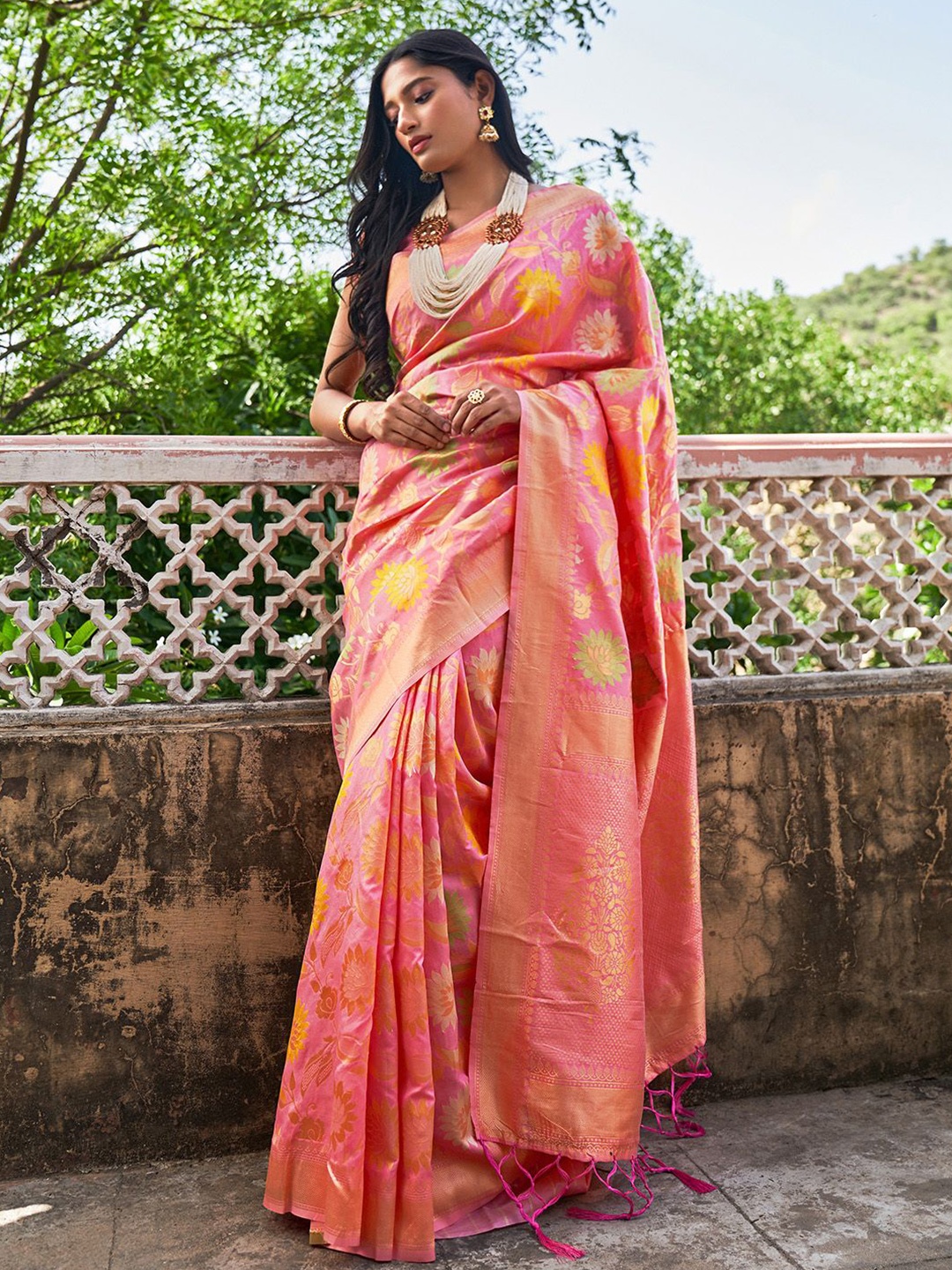 

Janasya Banarasi Silk Woven Floral Design Saree with Unstitched Blouse Piece, Pink