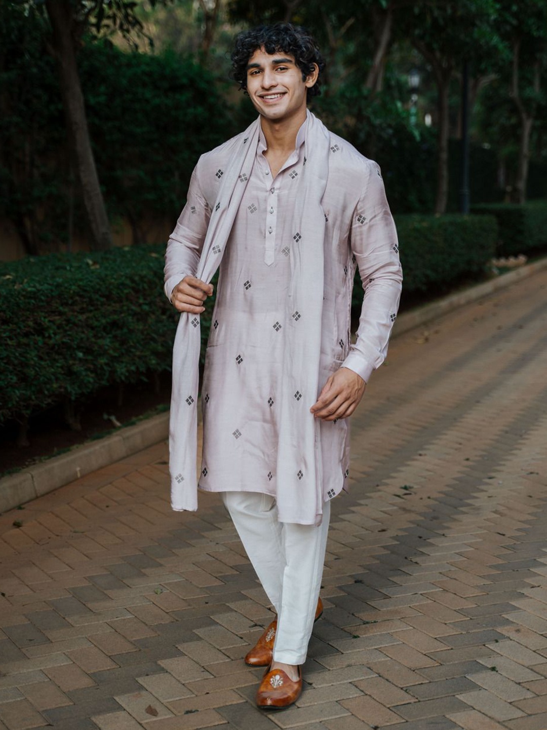 

UNCUFFED Men Kurta, Lavender