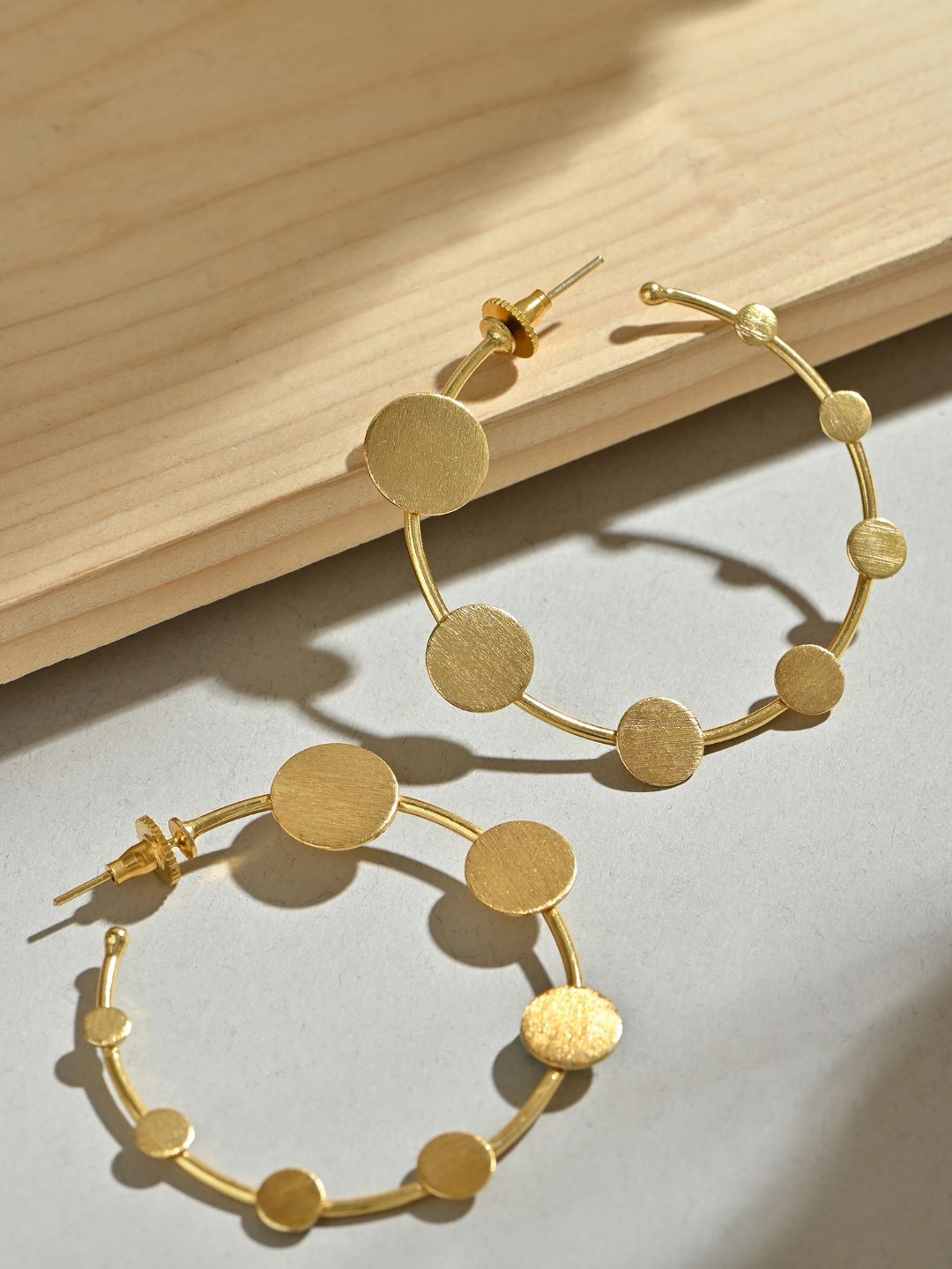 

Fida Circular Hoop Earrings, Gold