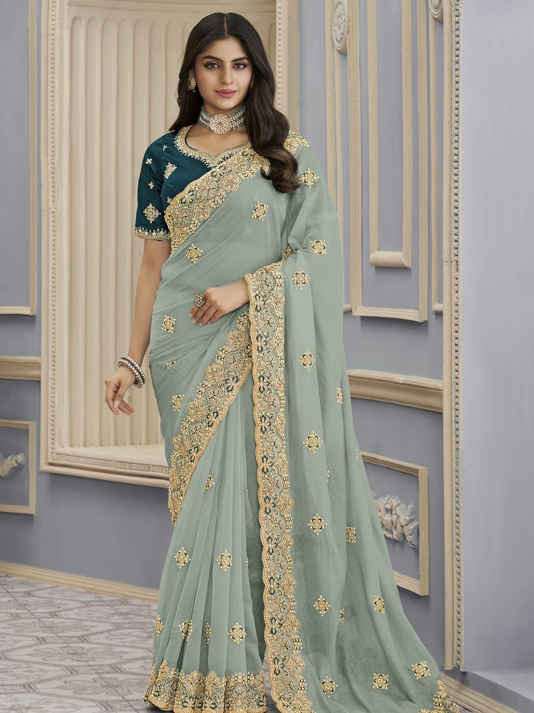 

Suha Floral Embroidered Poly Georgette Saree, Green