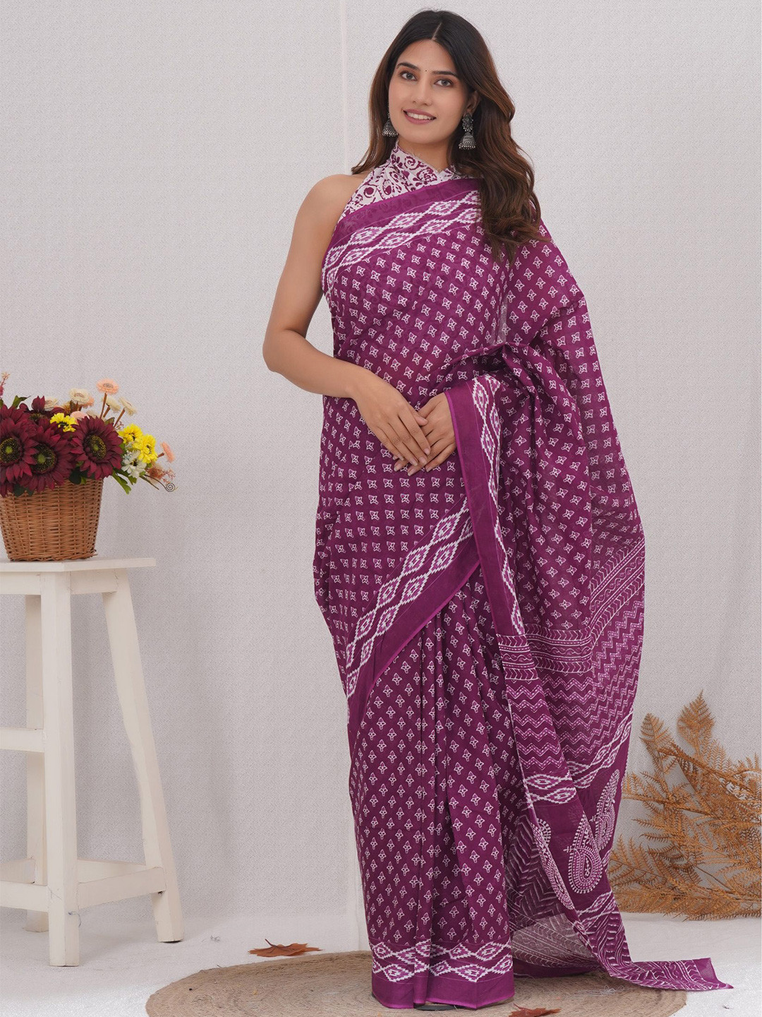 

Shivanya Handicrafts Floral Pure Cotton Block Print Saree, Purple