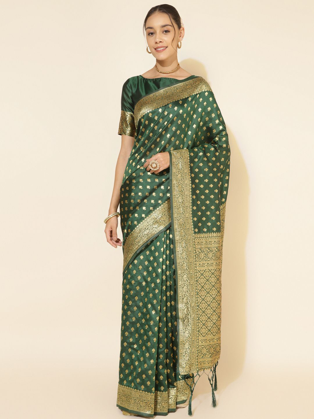 

Janasya Women Green Banarasi Silk Ethnic Motifs Saree with Unstitched Blouse Piece