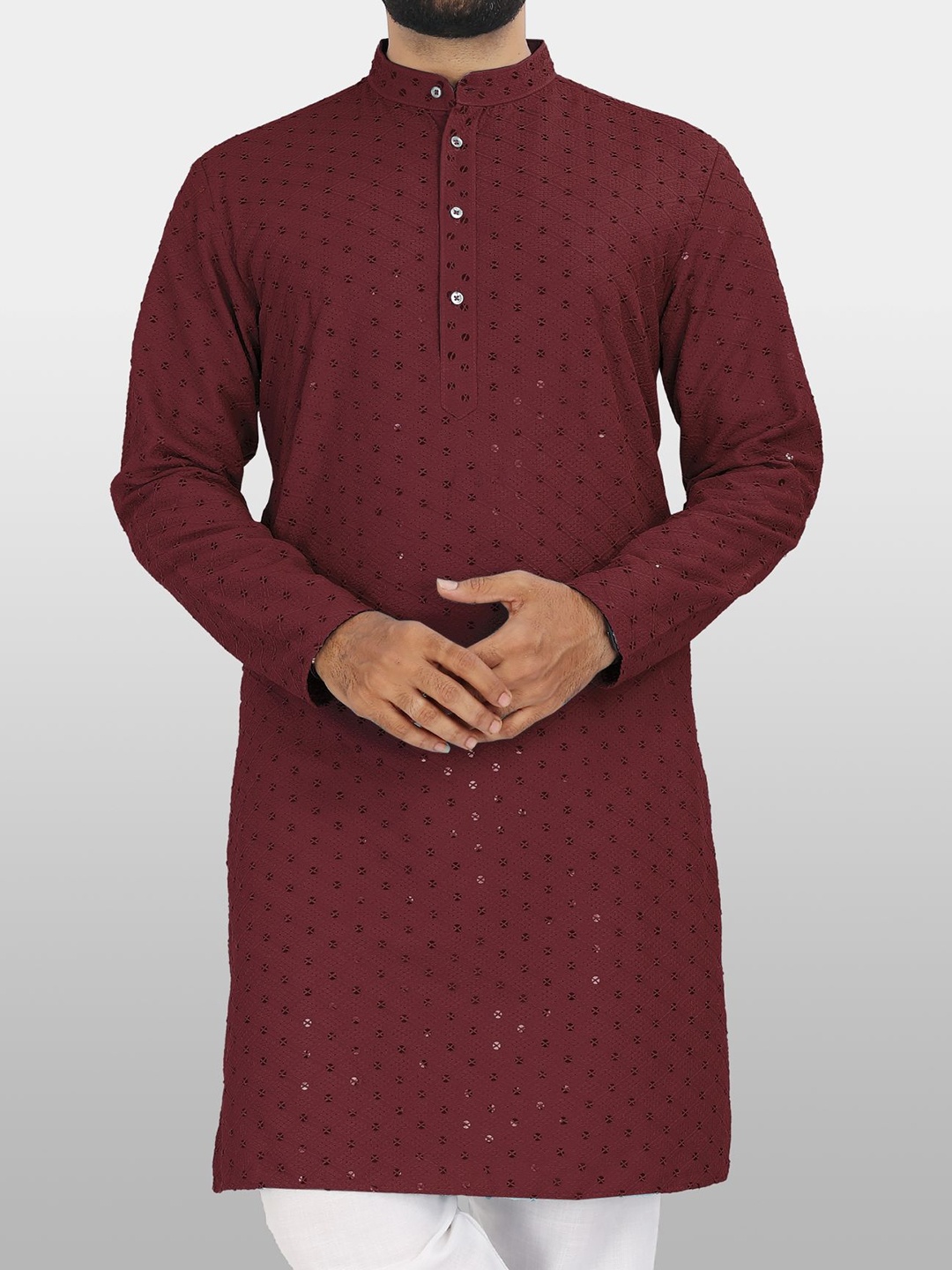 

VeBNoR Men Ethnic Motifs Brasso Kurta, Maroon