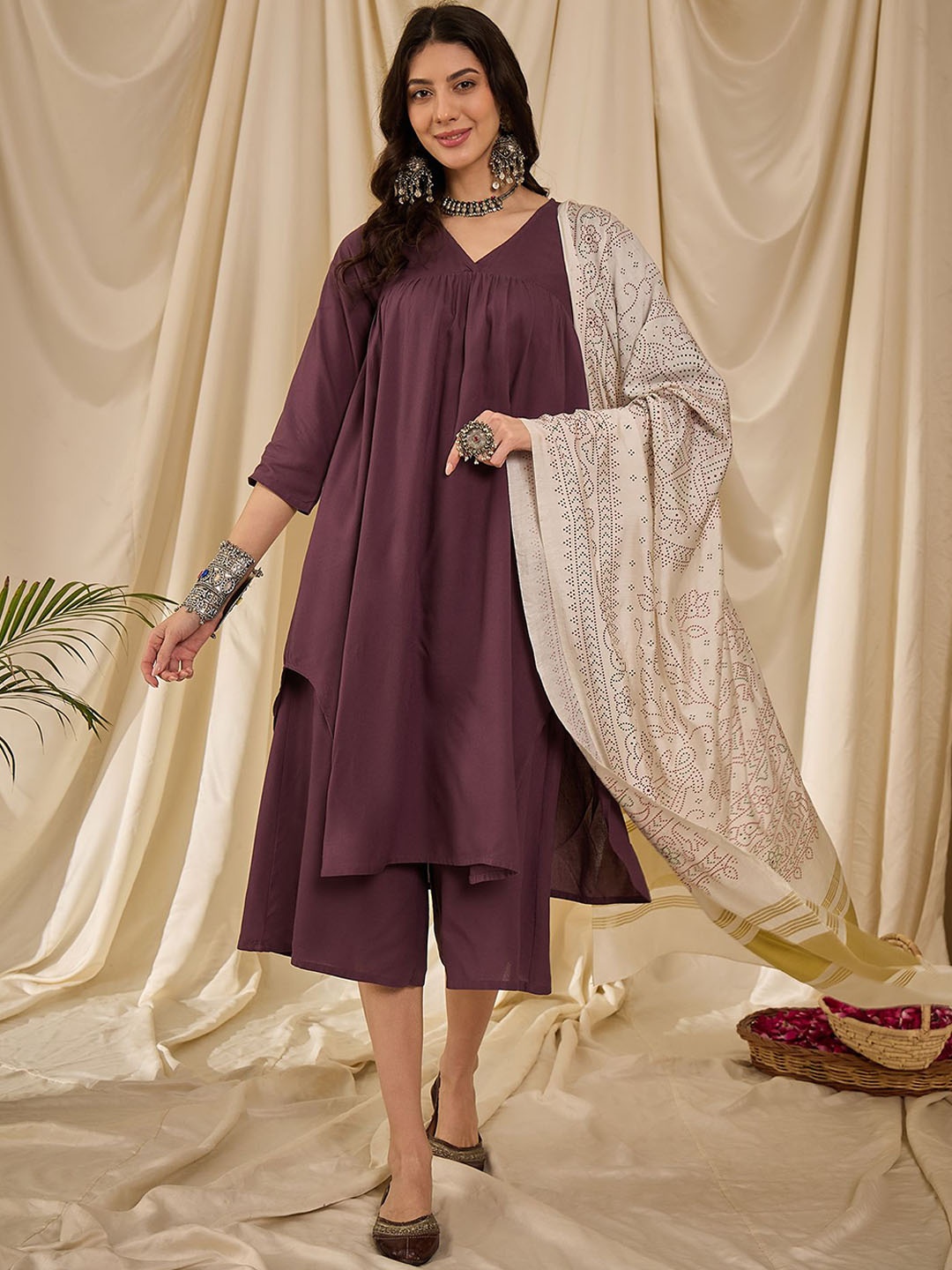 

InWeave Women Regular Kurta with Palazzos & With Dupatta, Mauve