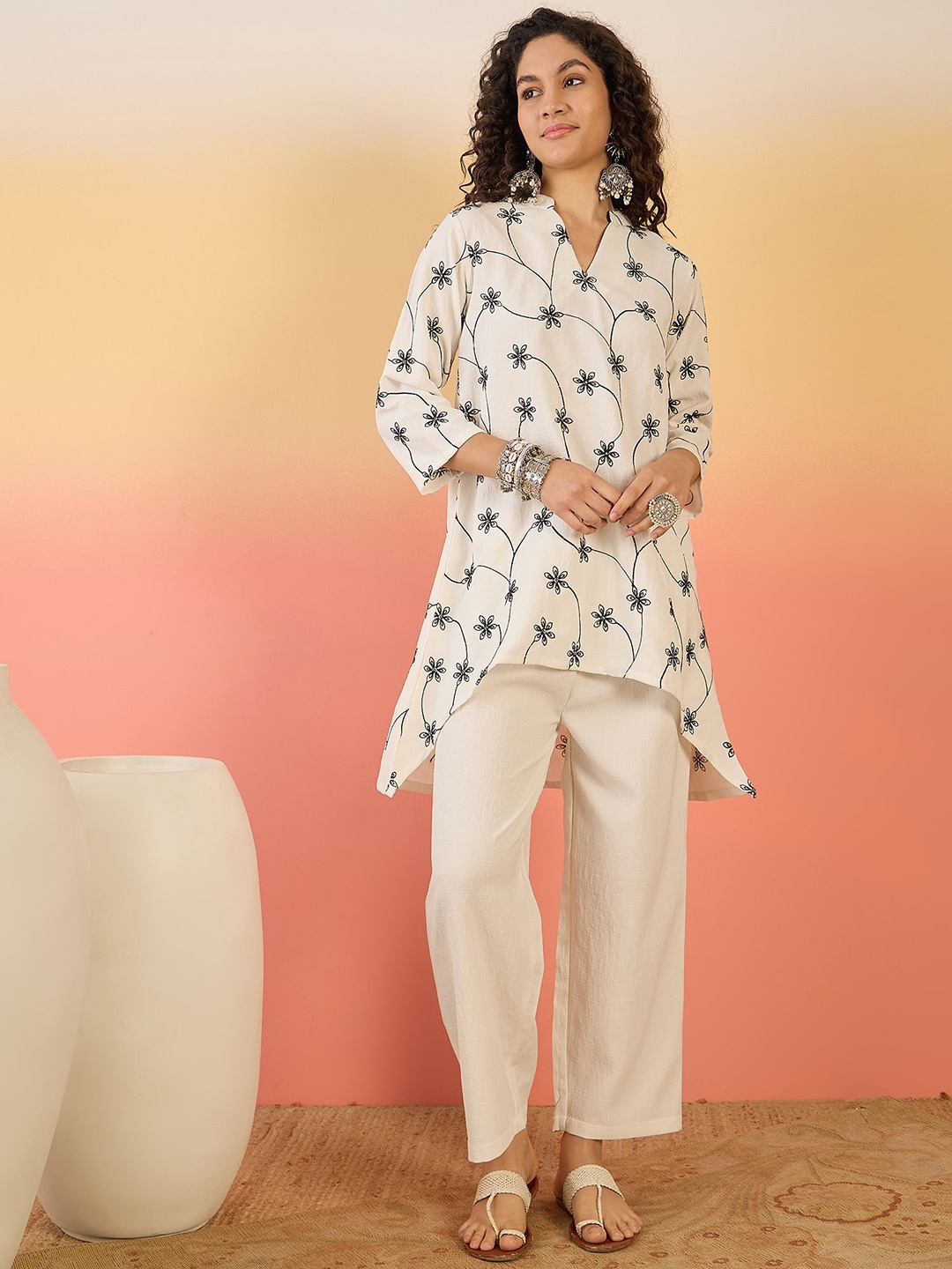 

InWeave Women Floral Printed Regular Kurta with Trousers, White