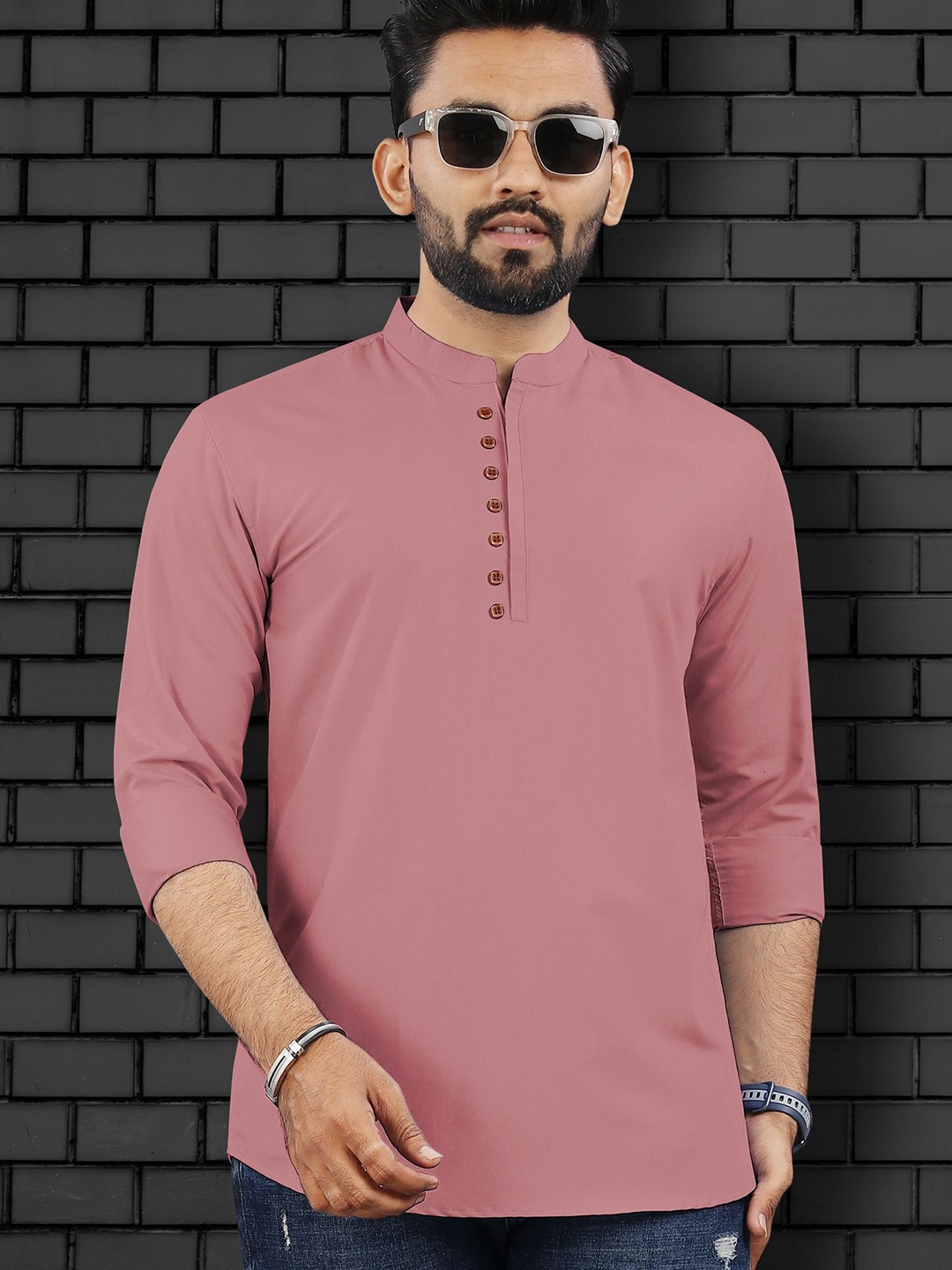 

VeBNoR Men Checked Thread Work Kurta, Pink