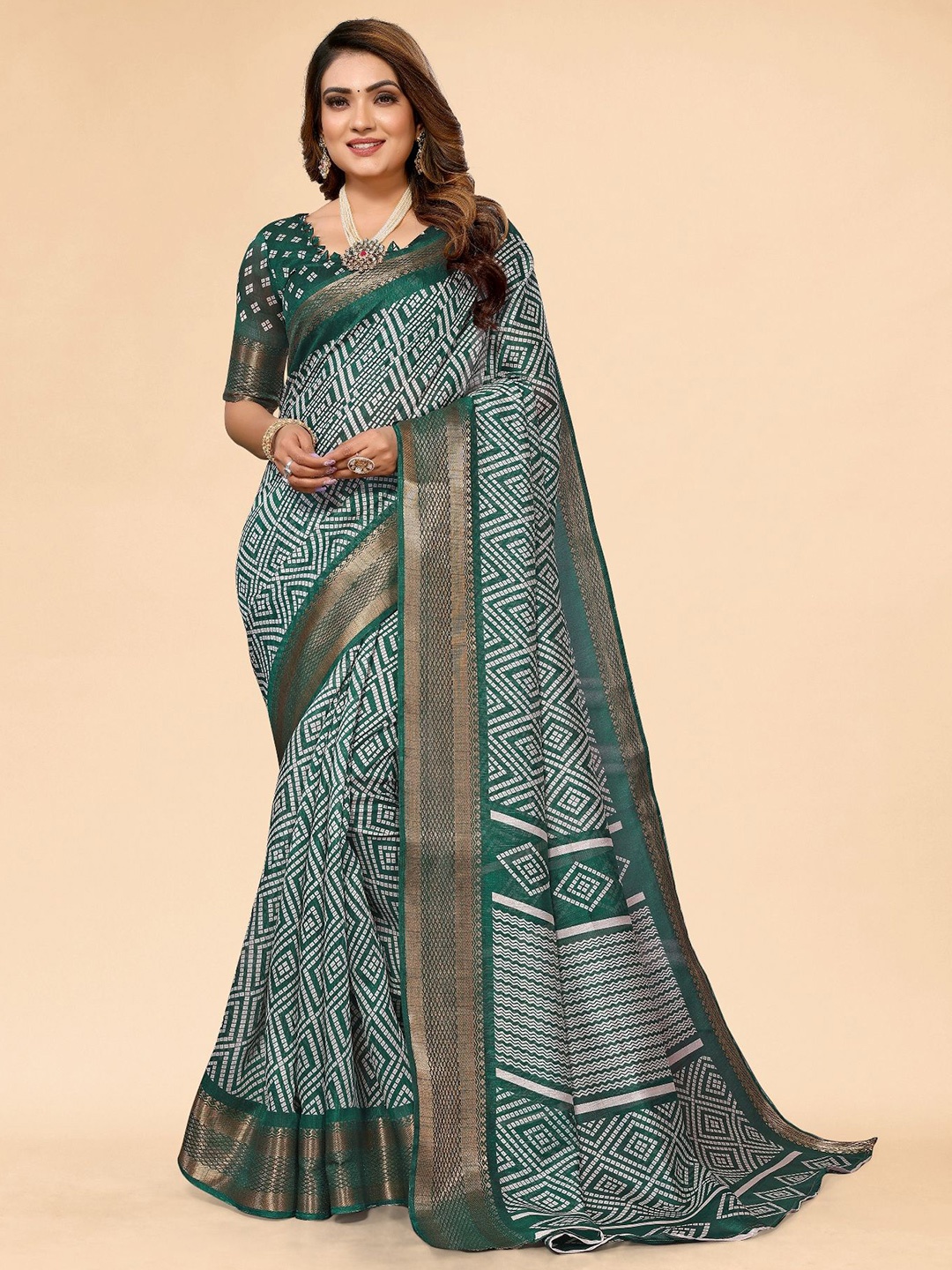 

Moda Rapido Bandhani Zari Saree, Green