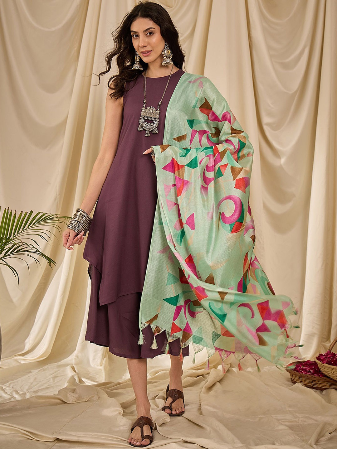 

InWeave Women Regular Kurta with Palazzos & With Dupatta, Mauve