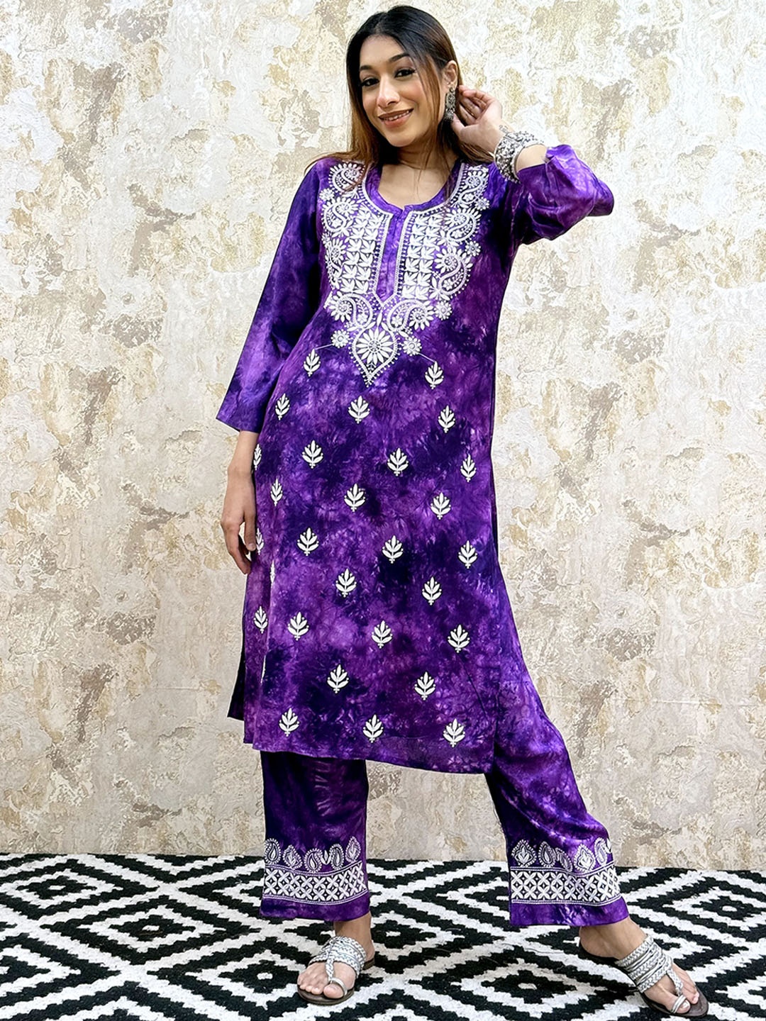 

AMAAYAKARI CHIKAN Women Ethnic Motifs Embroidered Regular Thread Work Kurta with Palazzos, Purple