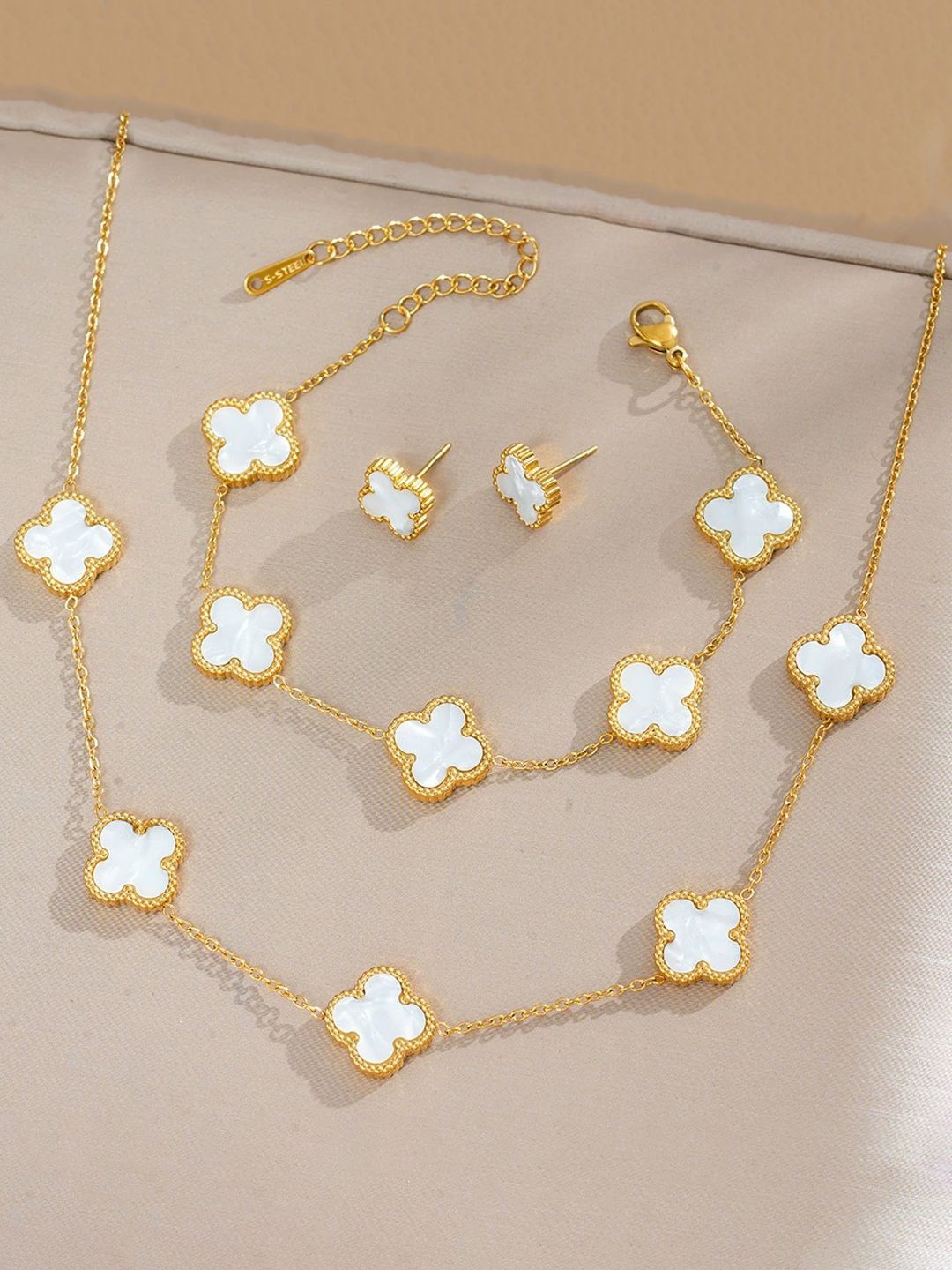 

Jewels Galaxy Gold Plated Stainless Steel Clover Jewellery Set