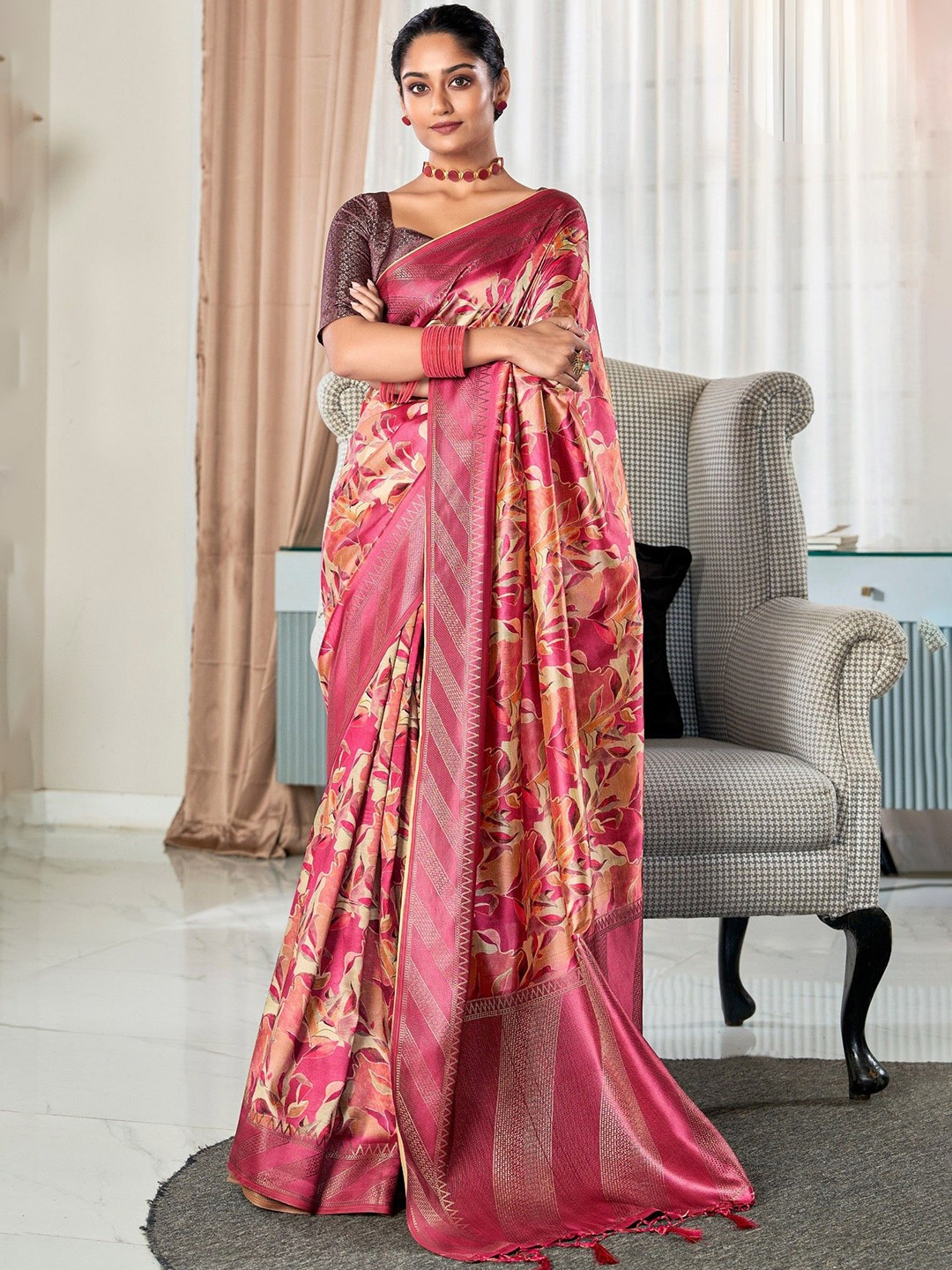 

MySilkLove Floral Zari Silk Blend Banarasi Saree, Pink