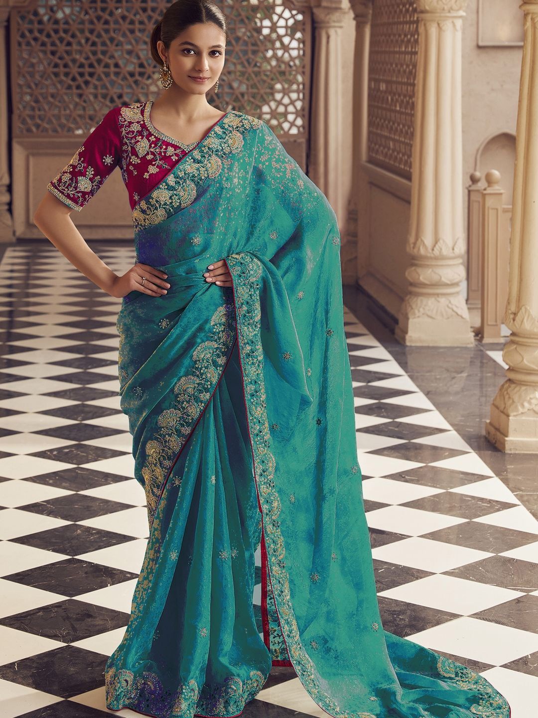 

Suha Floral Art Silk Heavy Work Saree, Green