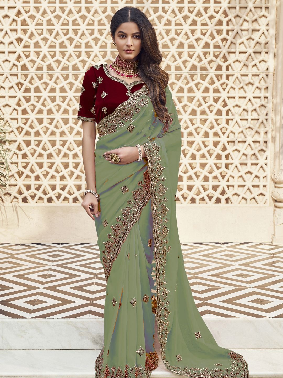 

Suha Floral Poly Georgette Saree, Green