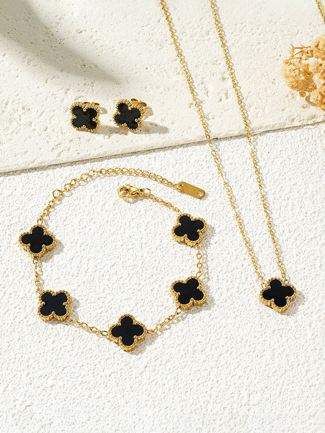 

Designs & You Gold Plated Stainless Steel Clover Jewellery Set