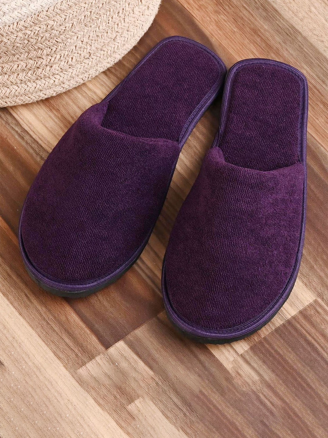 

Mifuzi Women Room Slippers, Magenta