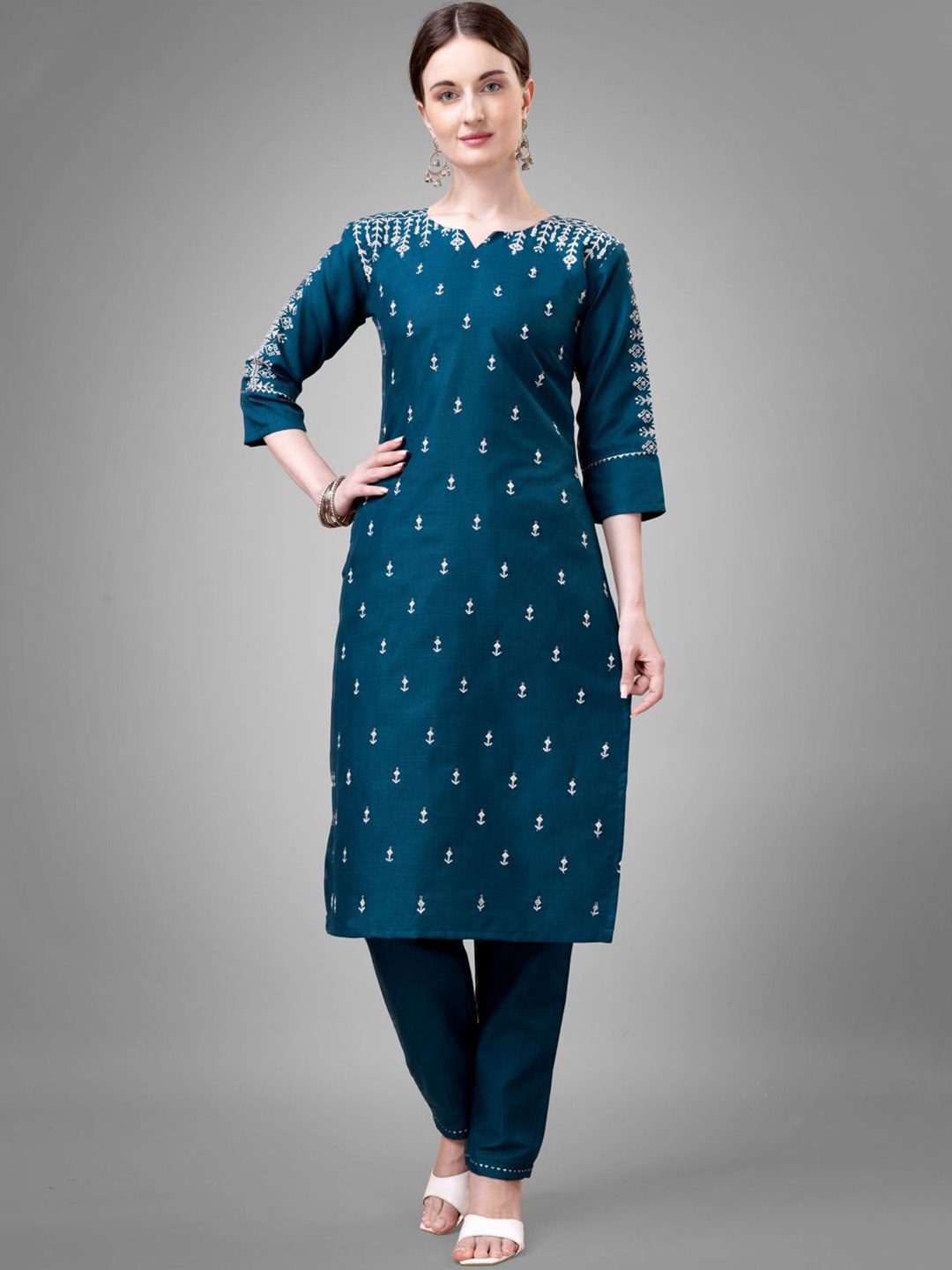 

HERE&NOW Women Ethnic Motifs Embroidered Regular Thread Work Kurta with Churidar, Blue