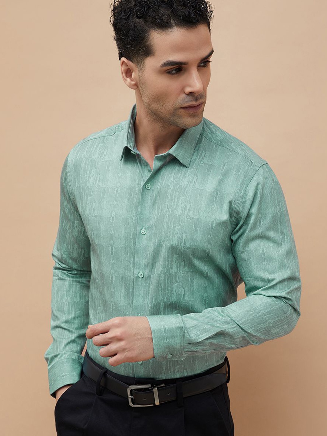 

CODE by Lifestyle Men Slim Fit Opaque Printed Casual Shirt, Grey