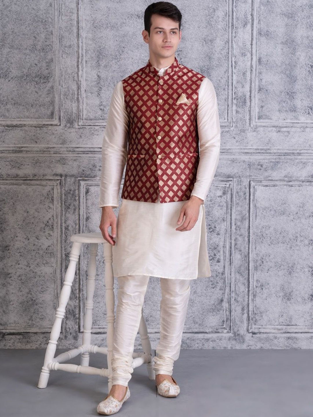 

Ethluxis Men Regular Dupion Silk Kurta with Churidar, Off white