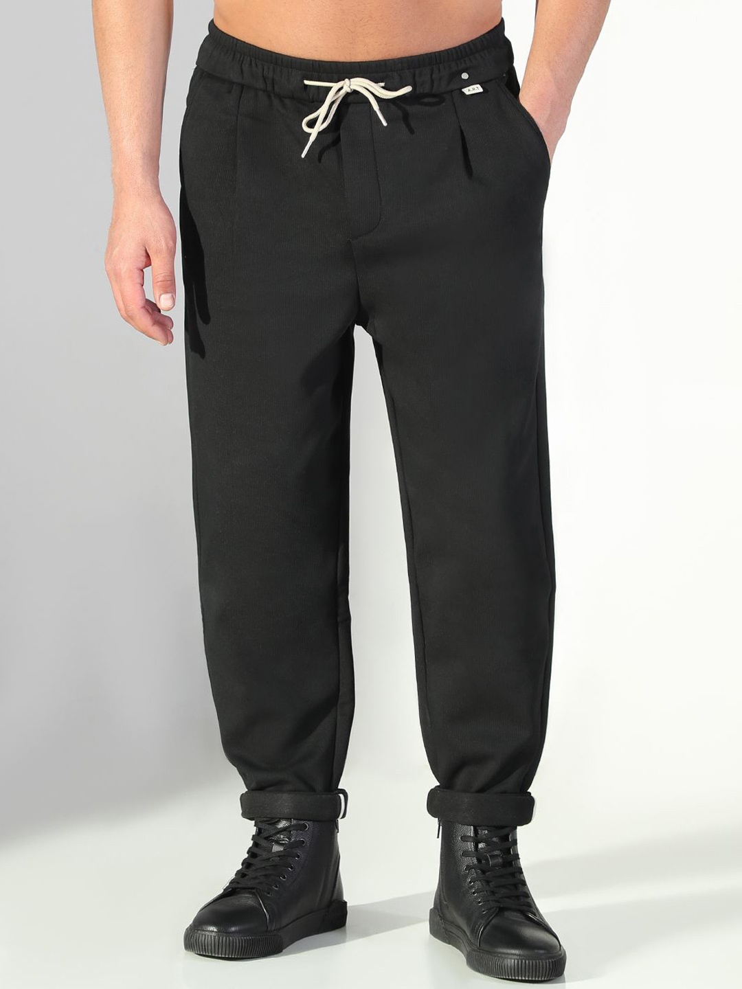 

SHOWOFF Men Cotton Comfort Low-Rise Pleated Korean Trousers, Black