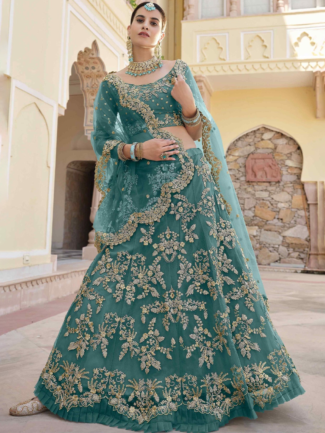 

DIVINE EXIM Embroidered Thread Work Semi-Stitched Lehenga & Unstitched Blouse With Dupatta, Green