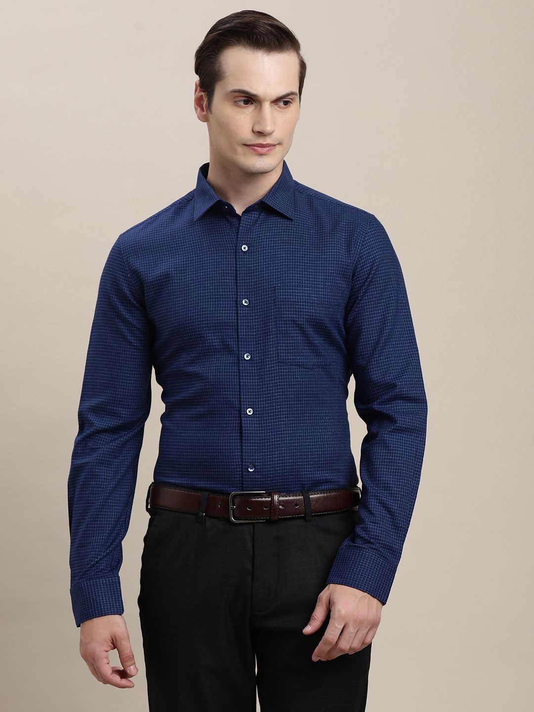 

Turtle Men Standard Slim Fit Spread Collar Micro Checked Cotton Casual Shirt, Blue