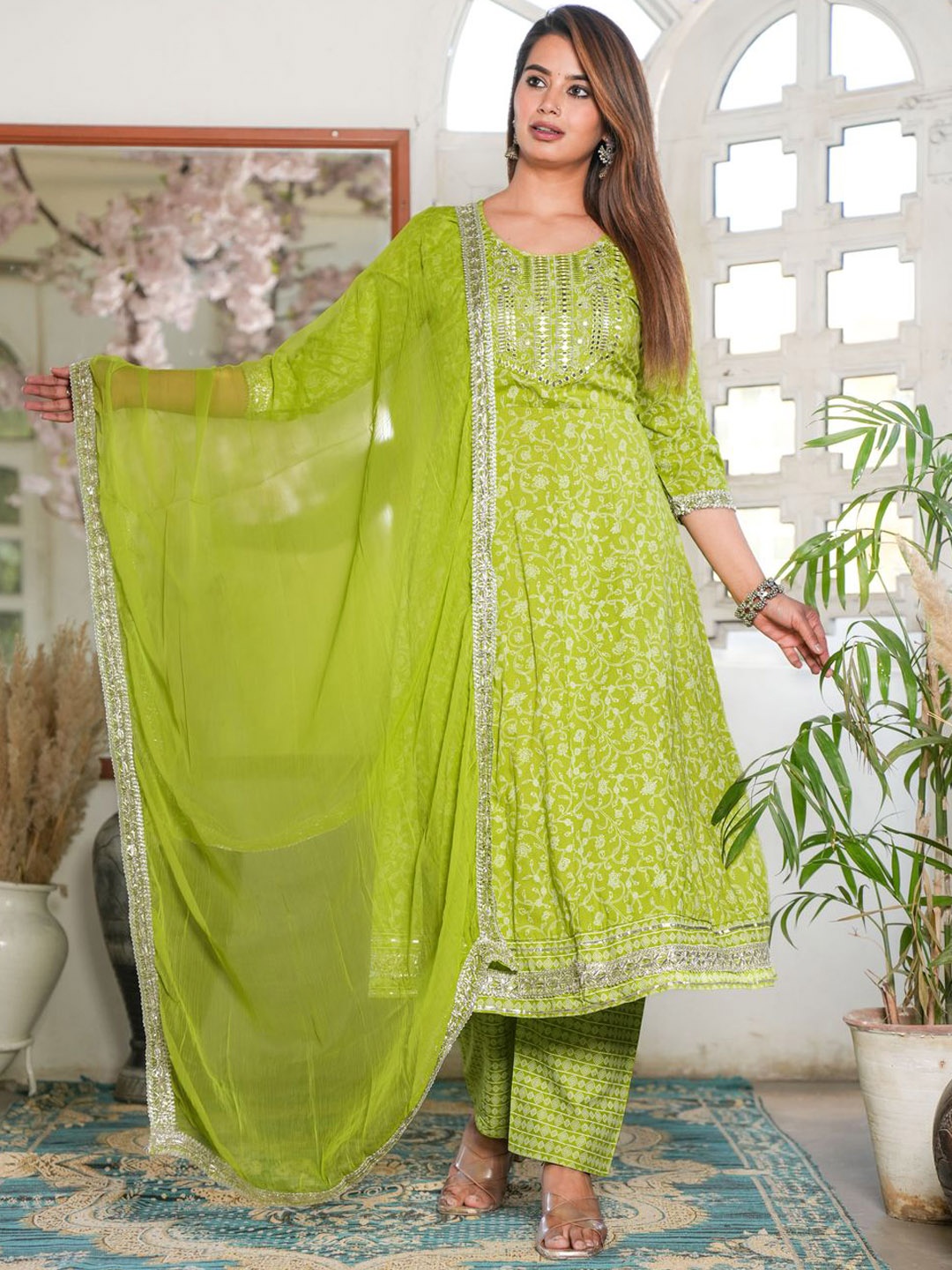 

SINGNI Floral Printed Sequinned Anarkali Kurta with Trouser & Dupatta, Green