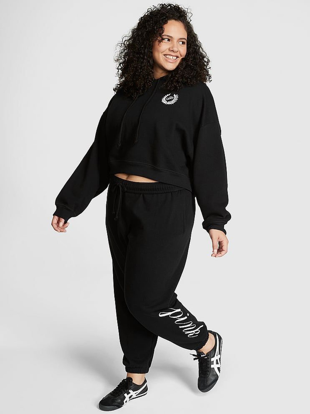 

Victoria's Secret PINK Women Plus size Fleece Relaxed Fit High Rise Joggers, Black