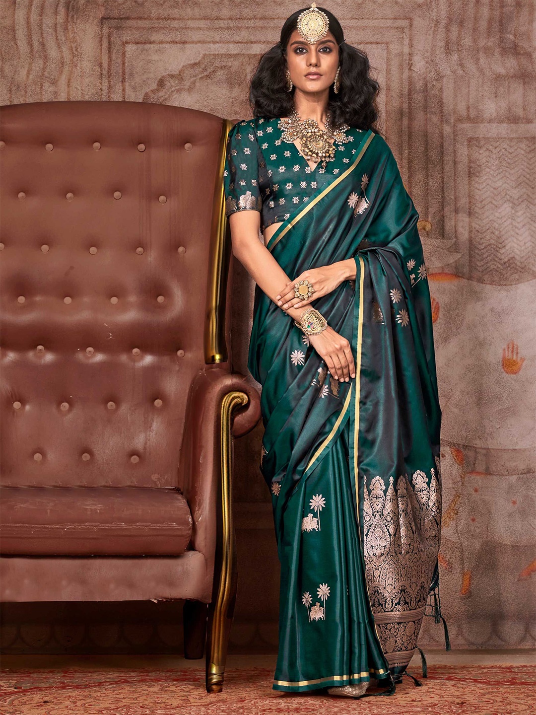 

Vardha Woven Design Zari Banarasi Saree, Green